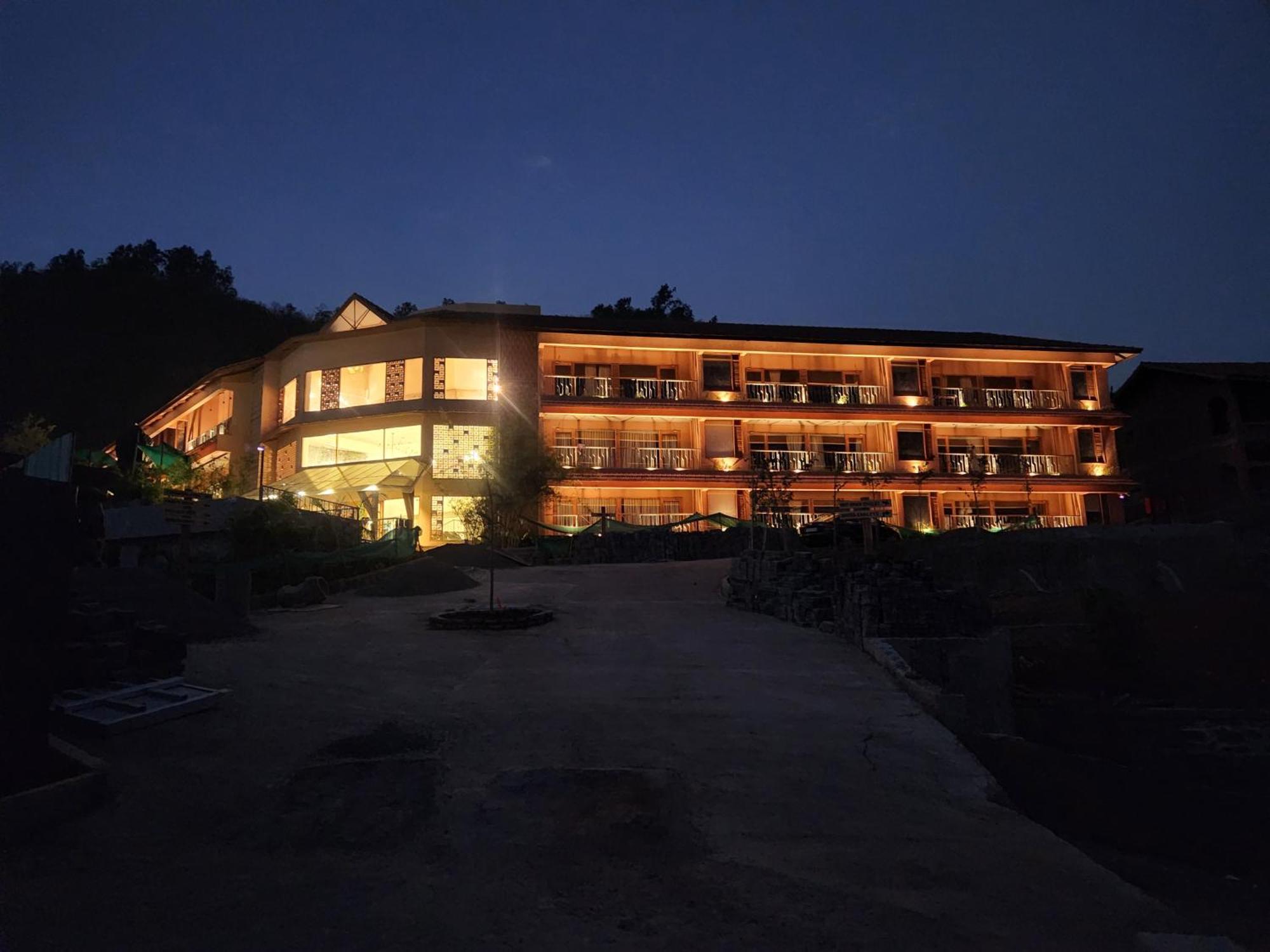 The Foresta Resort ,Mulshi Paud Экстерьер фото